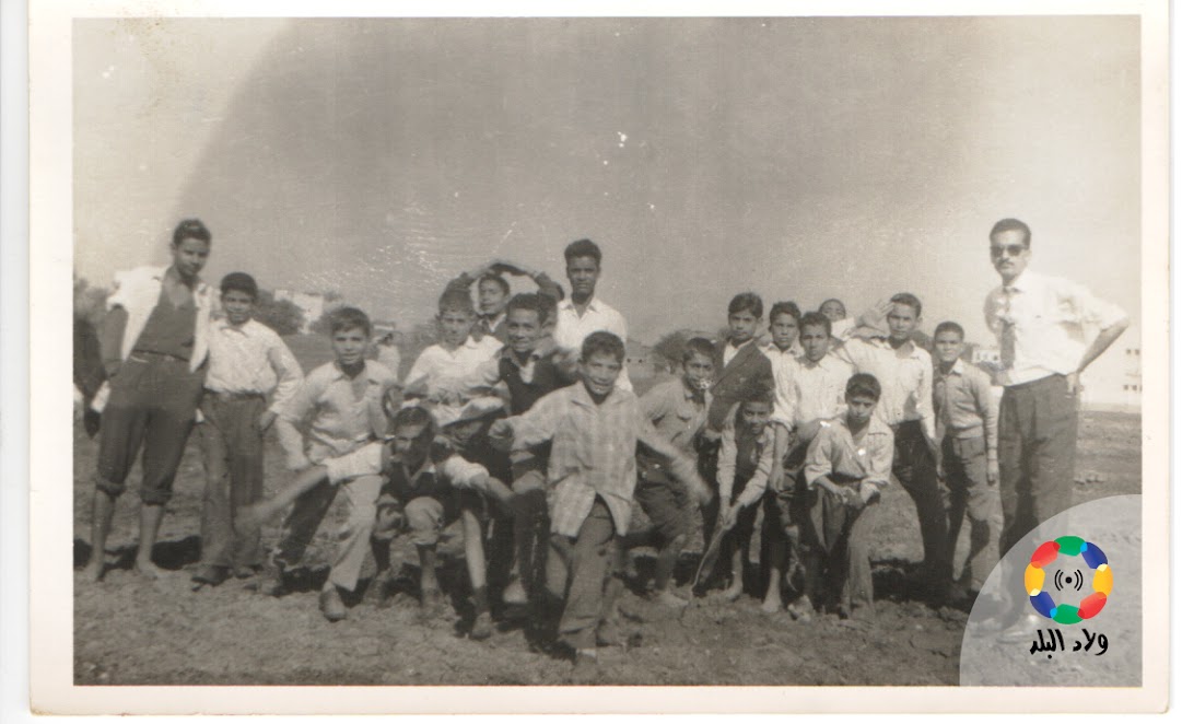 صورة قديمة لنزهة في قناطر نجع حمادي