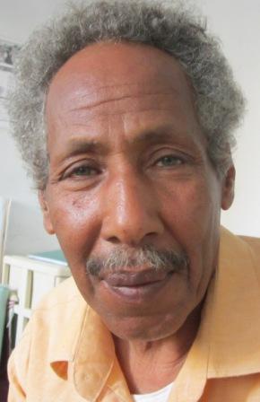 الفنان التشكيلي حسن حسين