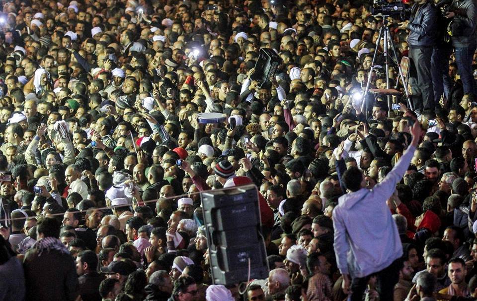 الاحتفالات في الحسين - تصوير: أحمد قدري