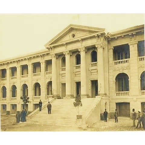 صورة قديمة لمبنى مدرسة قنا الثانوية