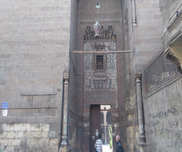 يوم في الدرب الأحمر