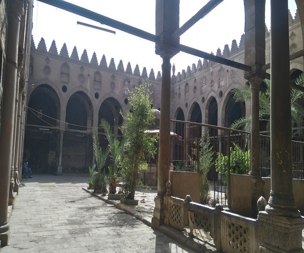 يوم في الدرب الأحمر