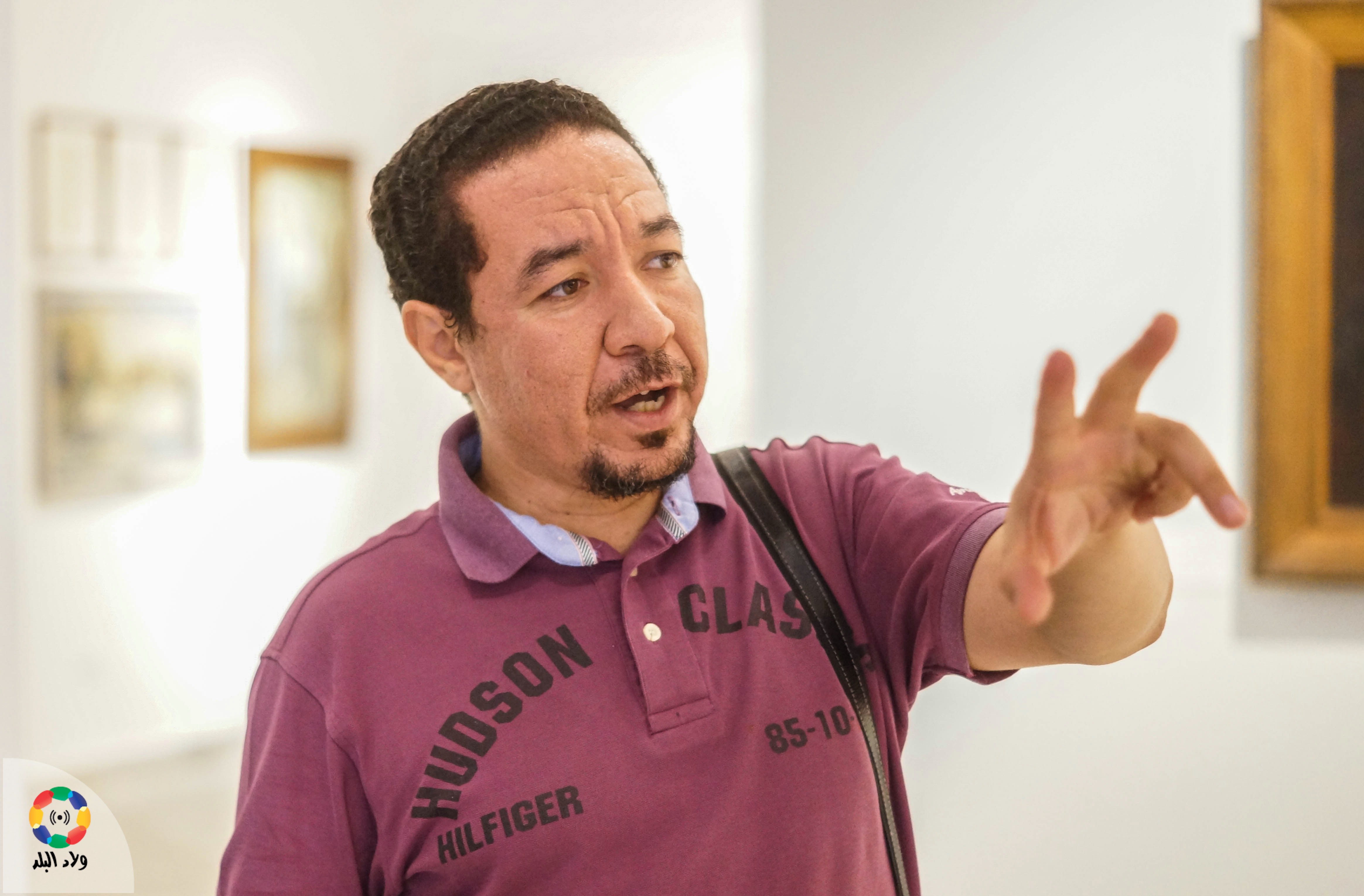 الفنان علي سعيد مدير متحف الفنون الجميلة بالإسكندرية