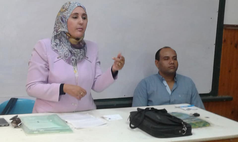 مؤمن عبدالفتاح ود. عنايات في محاضرة للثقافة العامة