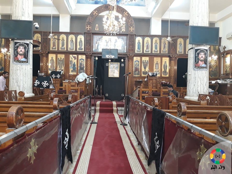 كنيسة القديس مارمرقس بطلخا تتشح بالسواد تزامنا مع أسبوع الآلام 