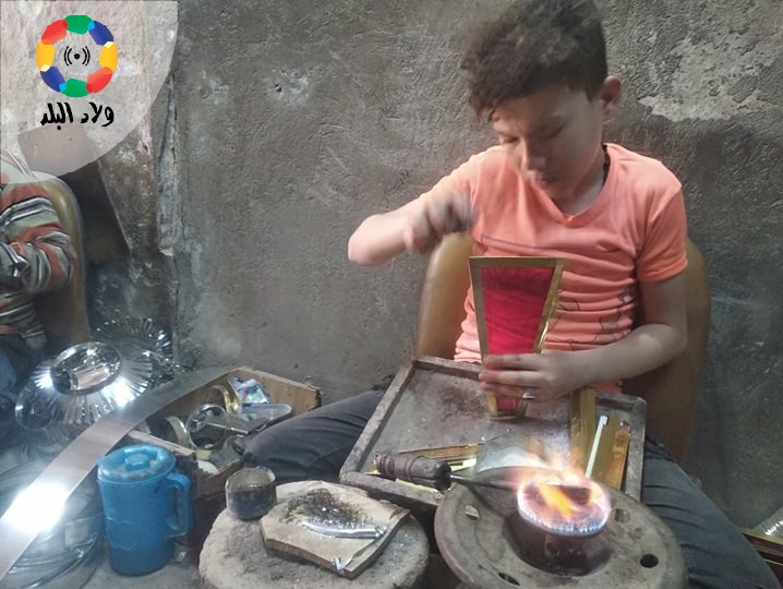  أحمد إبراهيم وصناعة الفانوس بالفيوم