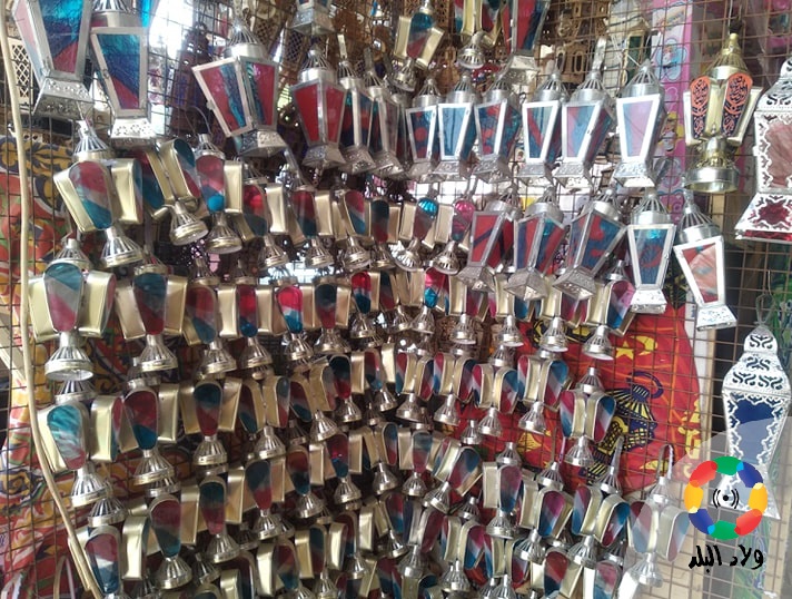 نماذج من فوانيس من الصفيح والزجاج 