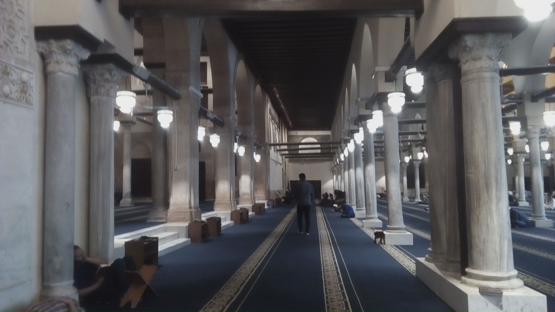 رواق للصلاة بالجامع الأزهر الشريف