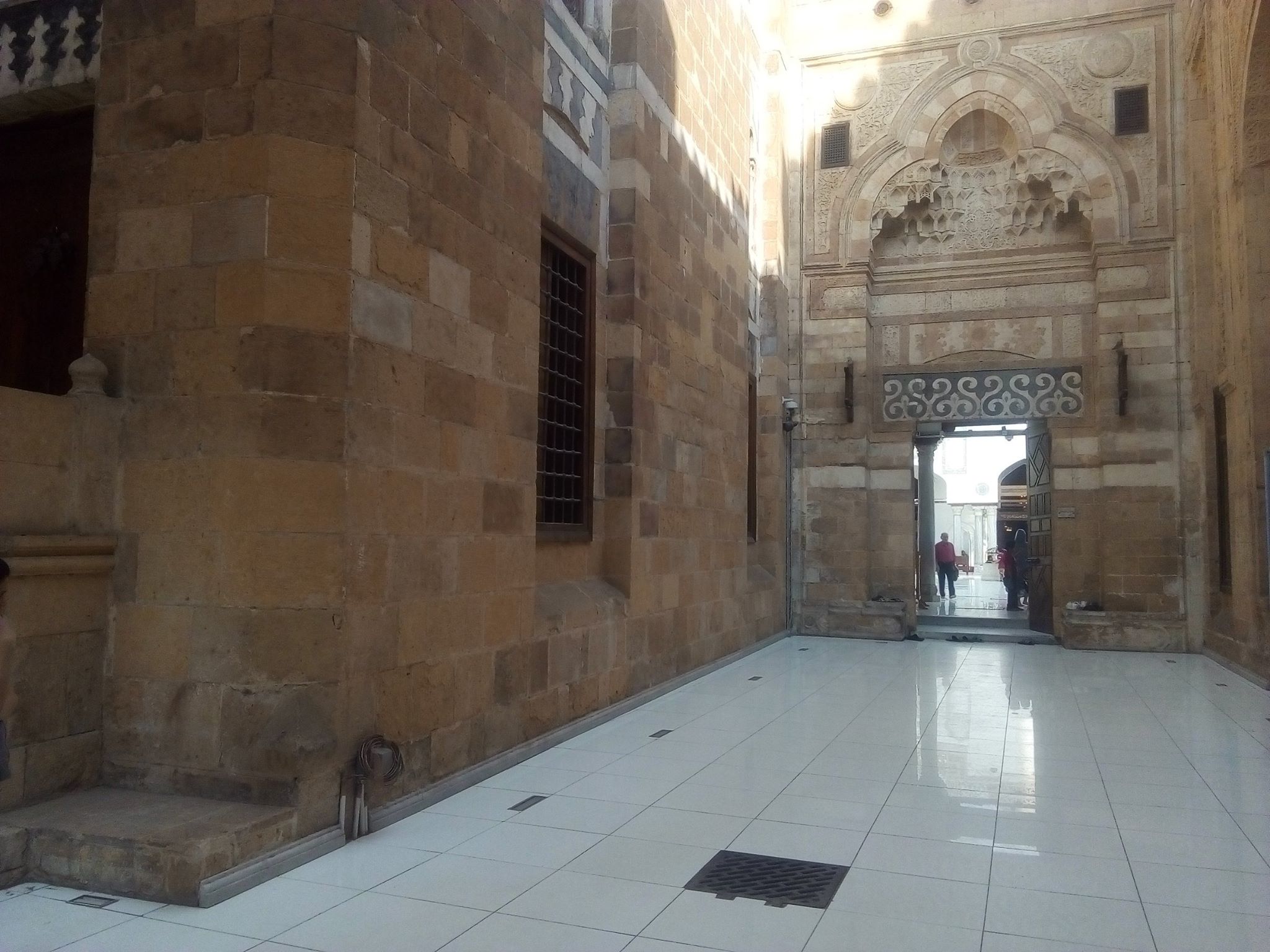 مدخل الجامع الأزهر من الرخام