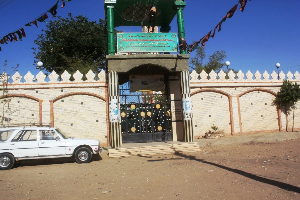 أحد الأضرحة بقرية هو بنجع حمادي- تصوير: مريم الرميحي