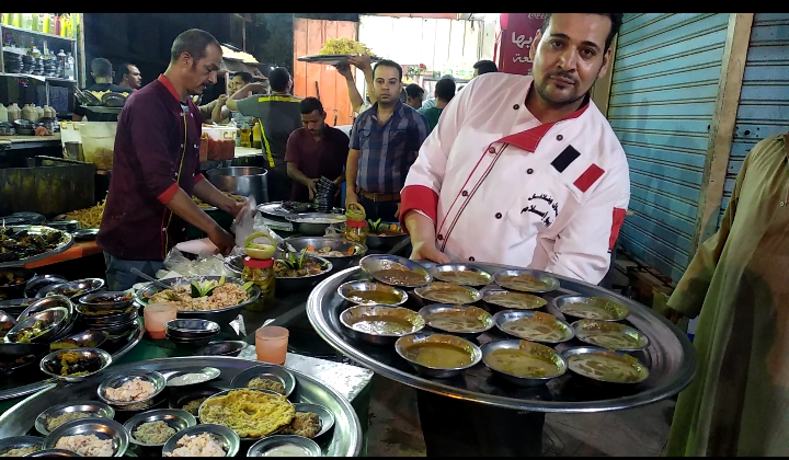 وجبات الفول في المطعم