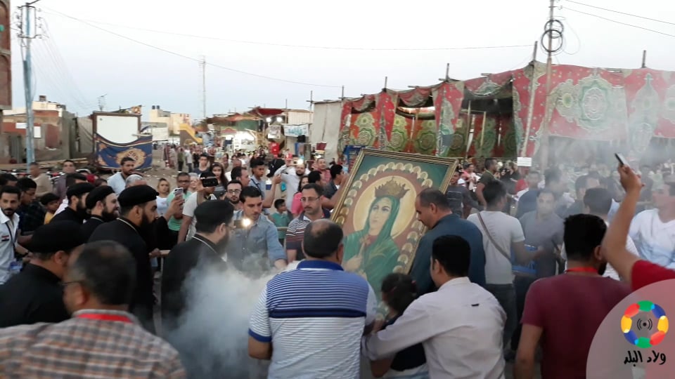 رفع البخور في زفة أيقونة القديسة دميانة