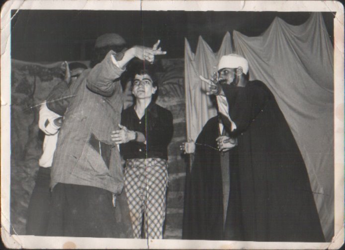 الفنان عهدي شاكر في مسرحية لفرقة سنورس - الصورة من أرشيف الفنان عهدي شاكر