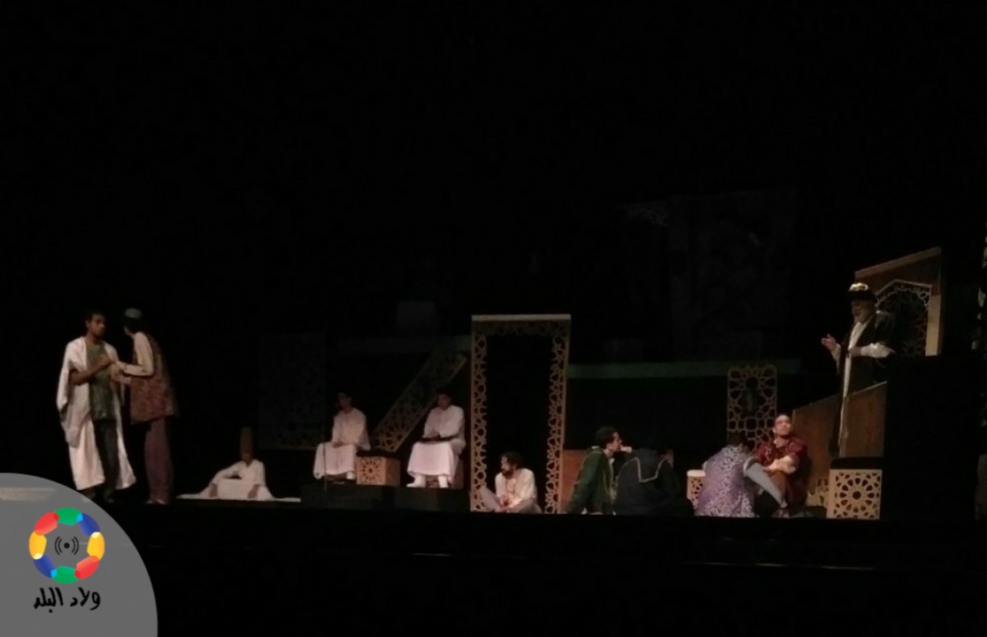مشهد من عرض قواعد العشق - تصوير: نيفين سراج