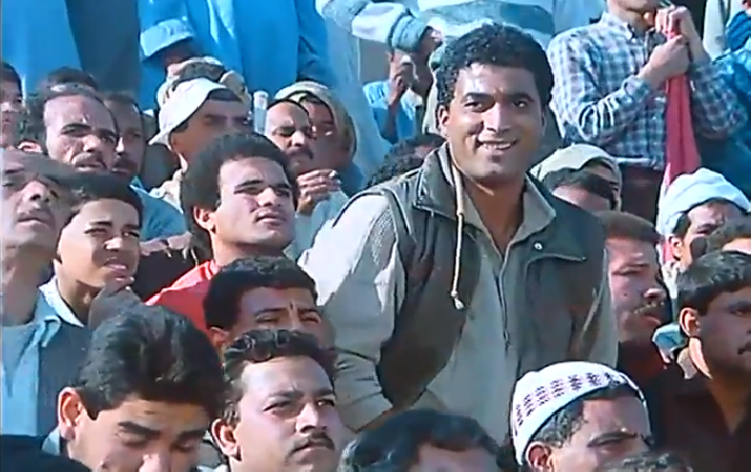 أحمد زكي في فيلم الدرجة الثالثة- اسكرين شوت من الفيلم على يوتيوب