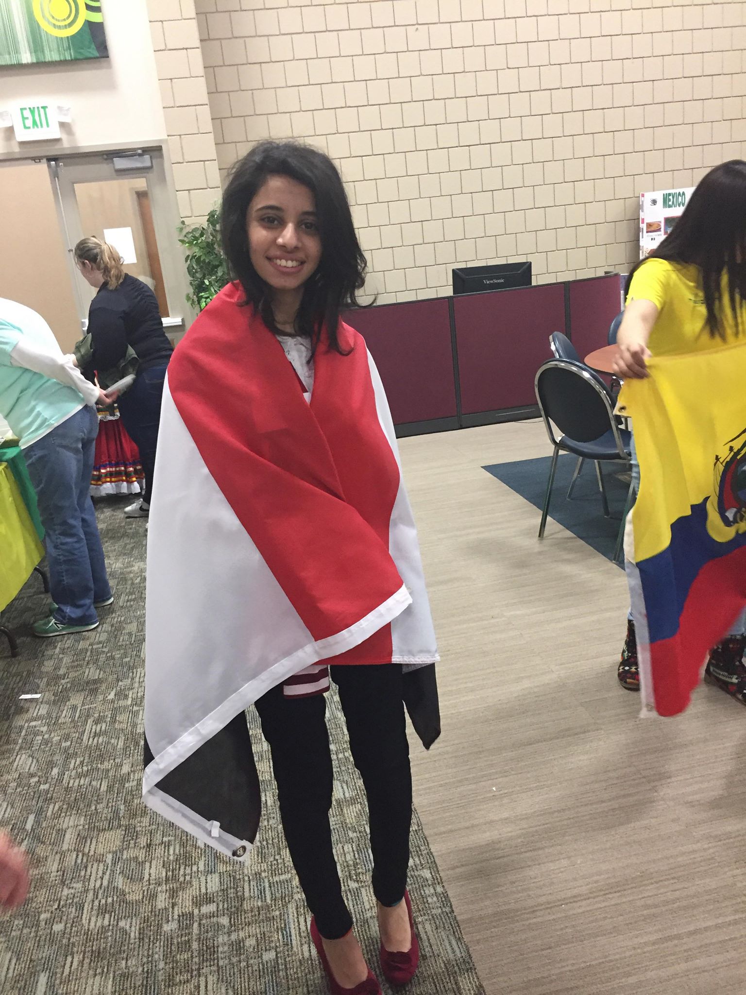 كرمينا في أمريكا- أمدتنا بالصور كرمينا 