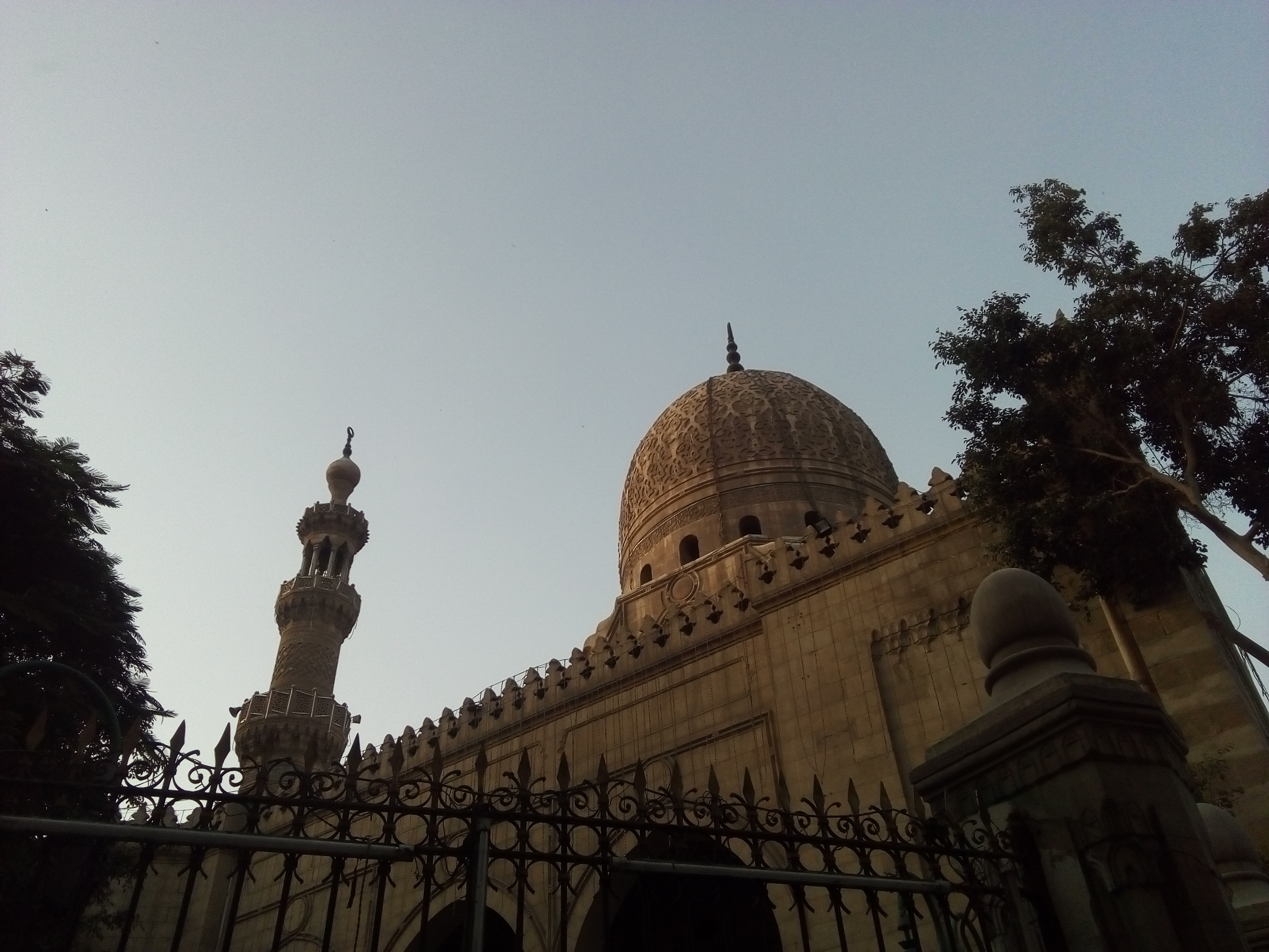 قبة جامع السيدة سكينة