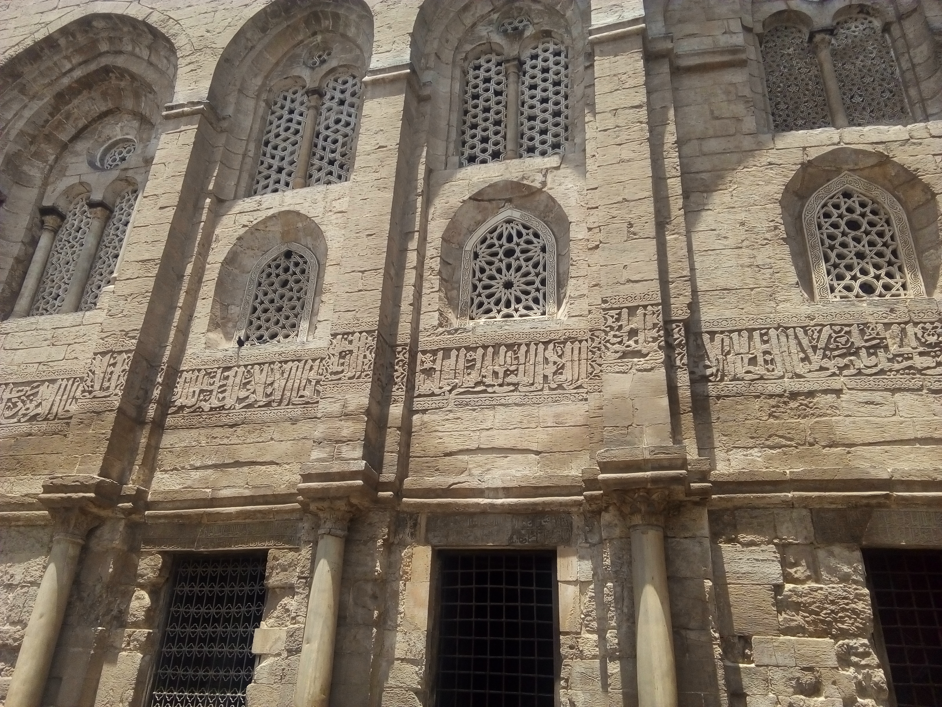 البيوت في الشارع