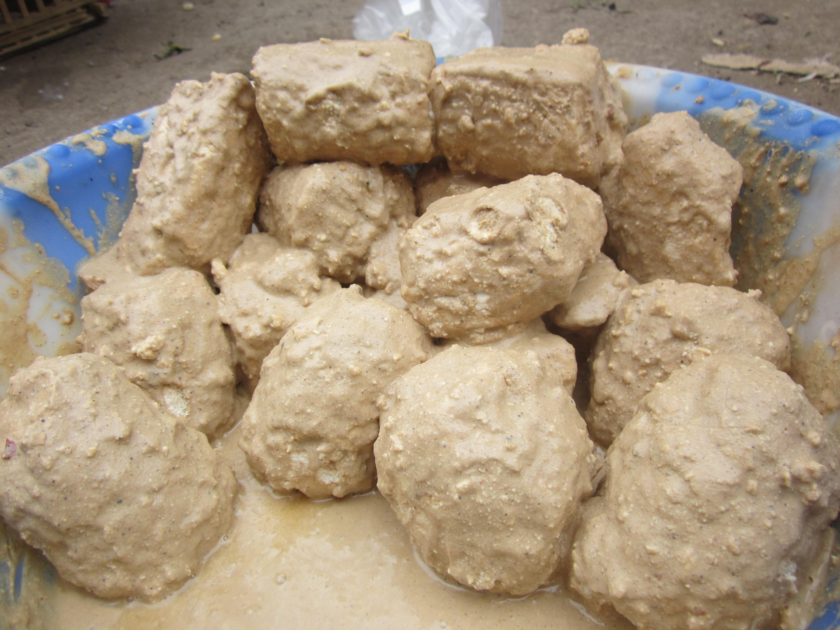 الجبنة القديمة أحد أنواع الجبنة الخضراء- تصوير: مريم الرميحي