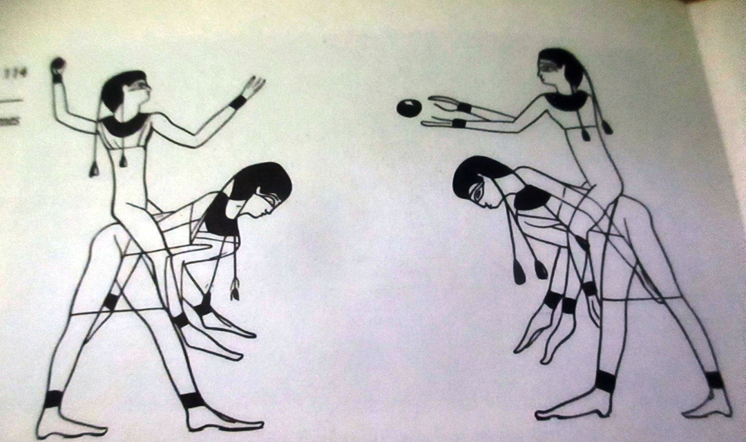 إحدى لعبات الكرة للفتيات - من كتاب وولفيج ديدير ص 114