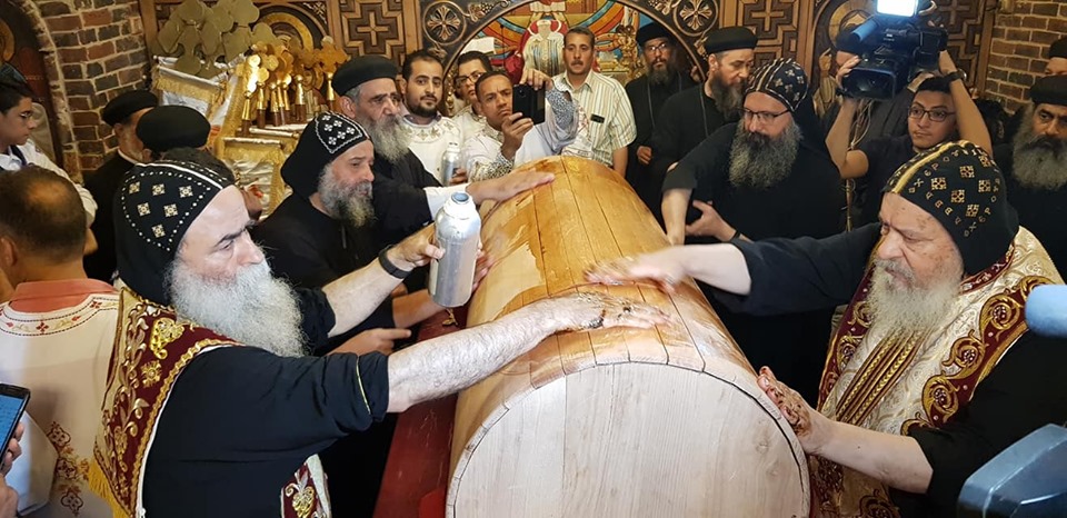 صور أثناء الاحتفال بنياحة القديس اللابس روح ببسنتاؤس بنقادة- أمدنا بالصور الدير