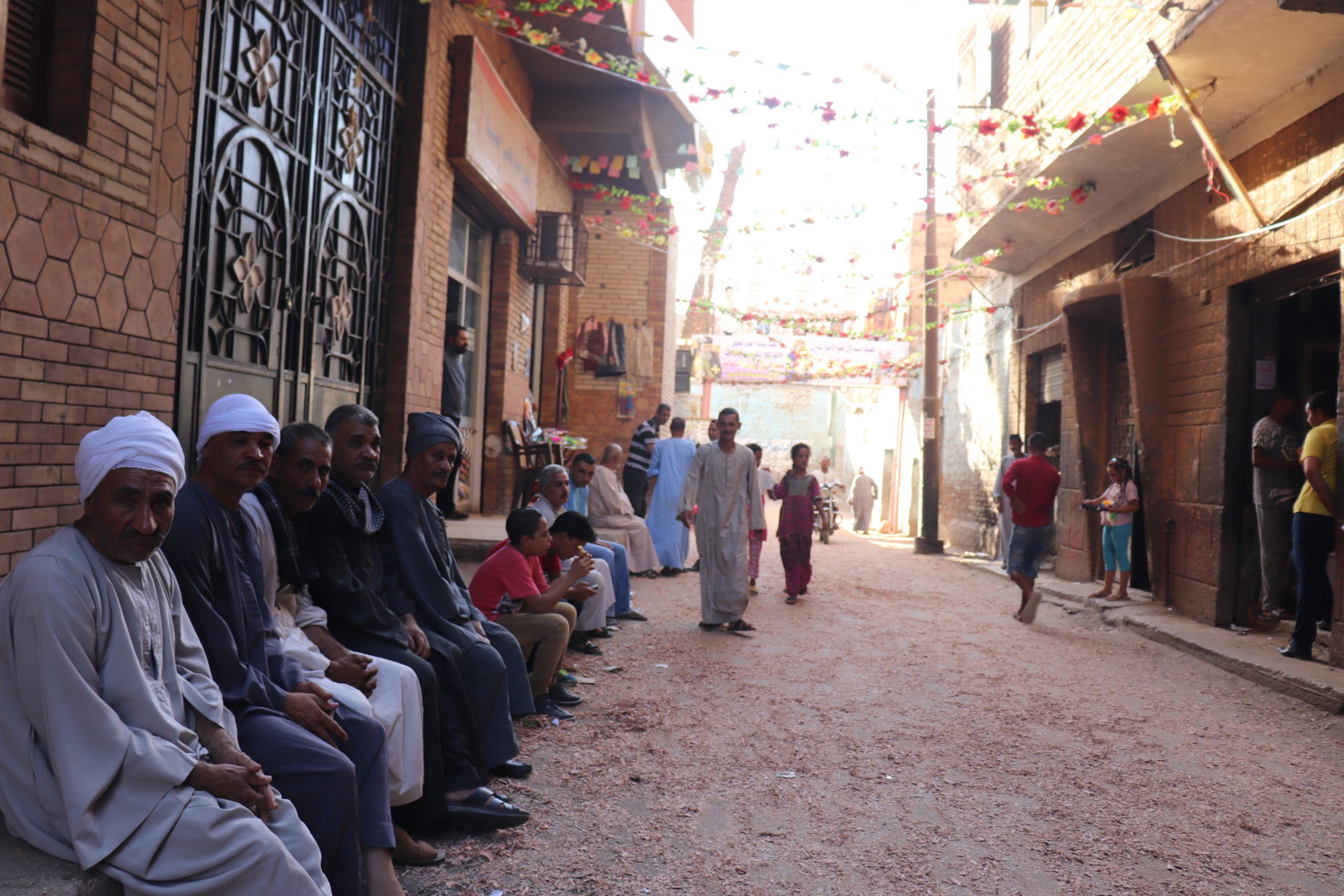 أهالي قرية السلامية يستقبلون الزوار