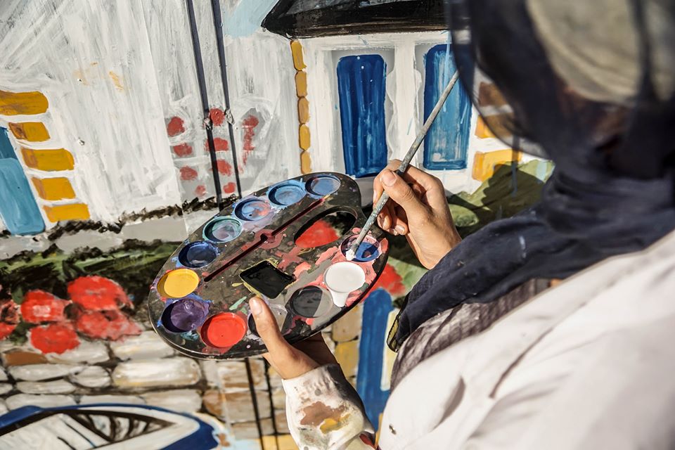 الألوان المستخدمة في الجدارية- تصوير: أحمد دريم