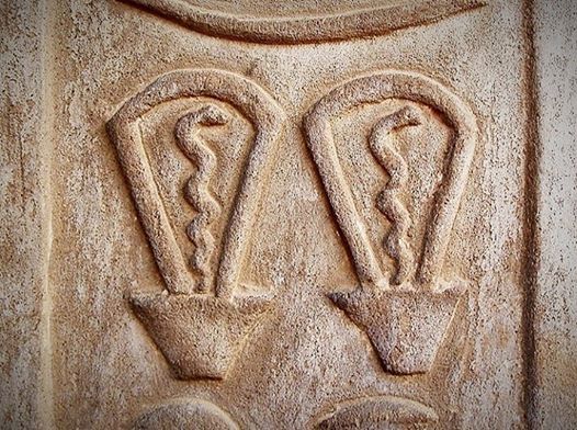 النقوش المرسومة بمعبد أبيدوس بكوم أمبو