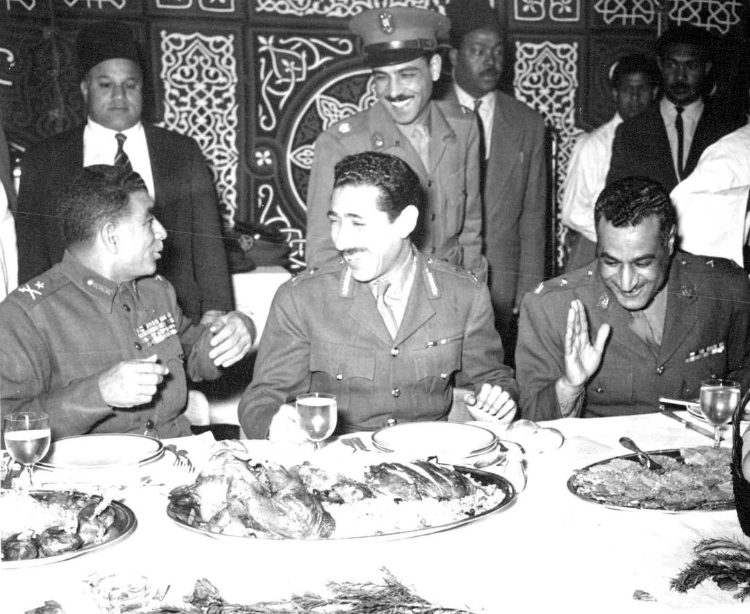 محمد نجيب وعبد الناصر والمشير عامر