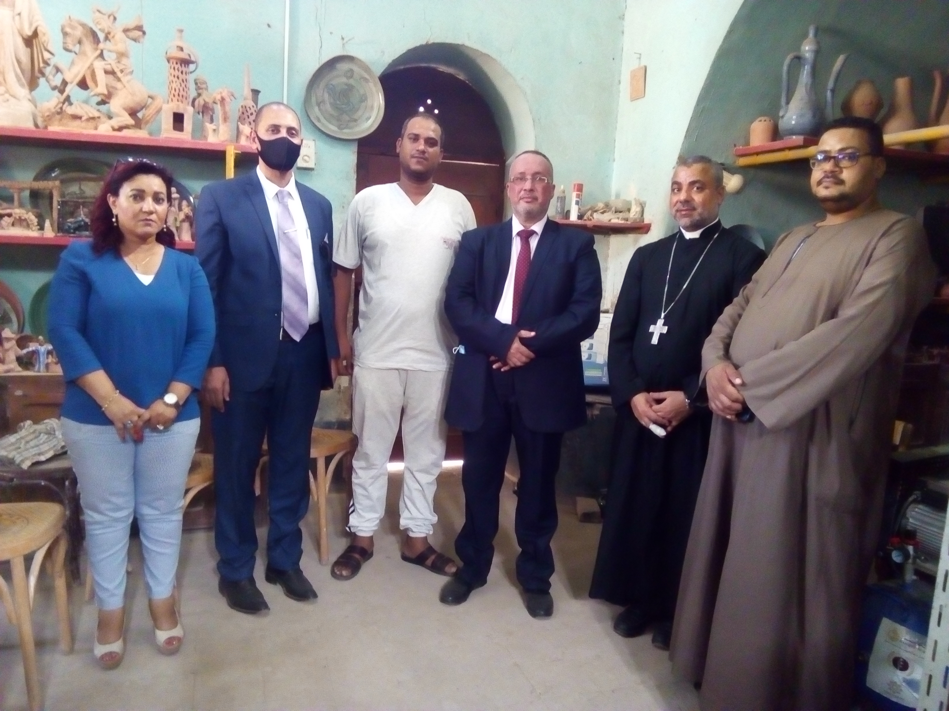 زيارة غرفة صناعة الحرف اليدوية والكنيسة الكاثوليكية لمصنع الخزف.. تصوير: أسماء الشرقاوي