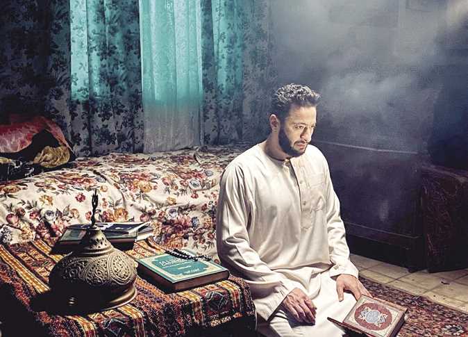 حمادة هلال في مشهد من «المداح»