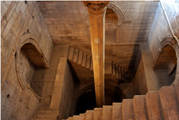 مقياس النيل بمنيل الروضة، أحد المقاييس الكثيرة التي أنشئت على طول نهر النيل، والتي تعدت 90 مقياسا