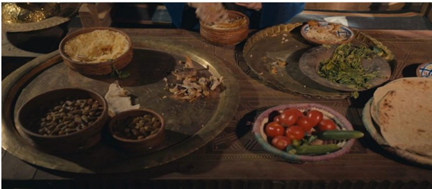 انتقد البعض ظهور الطماطم في مشاهد مسلسل "سره الباتع" لاعتقادهم أن المصريين لم يعرفوها في زمن الحملة الفرنسية