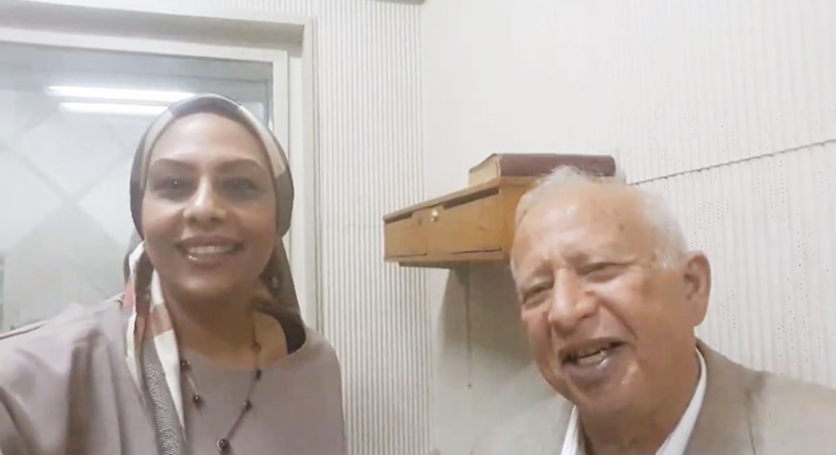 دعاء كامل / مدير الموسيقى والغناء بإذاعة البرنامج العام بالإذاعة المصرية أثناء تسجيل الفترة المفتوحة (ساعة فرحة) مع الموسيقار هاني شنودة.