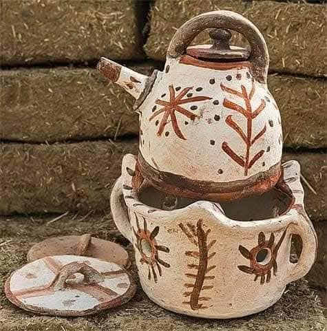 الفخار السيوي المزين بالحناء