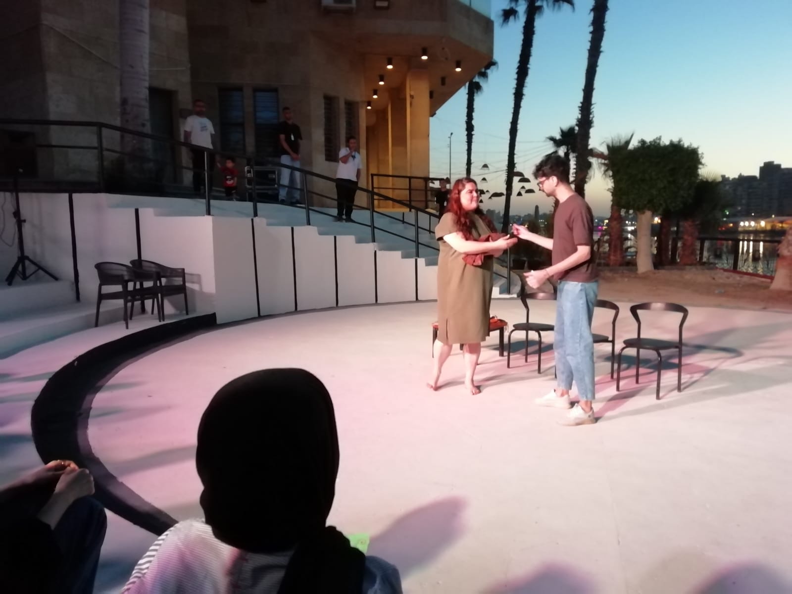 العرض المسرحي كل حاجة حلوة