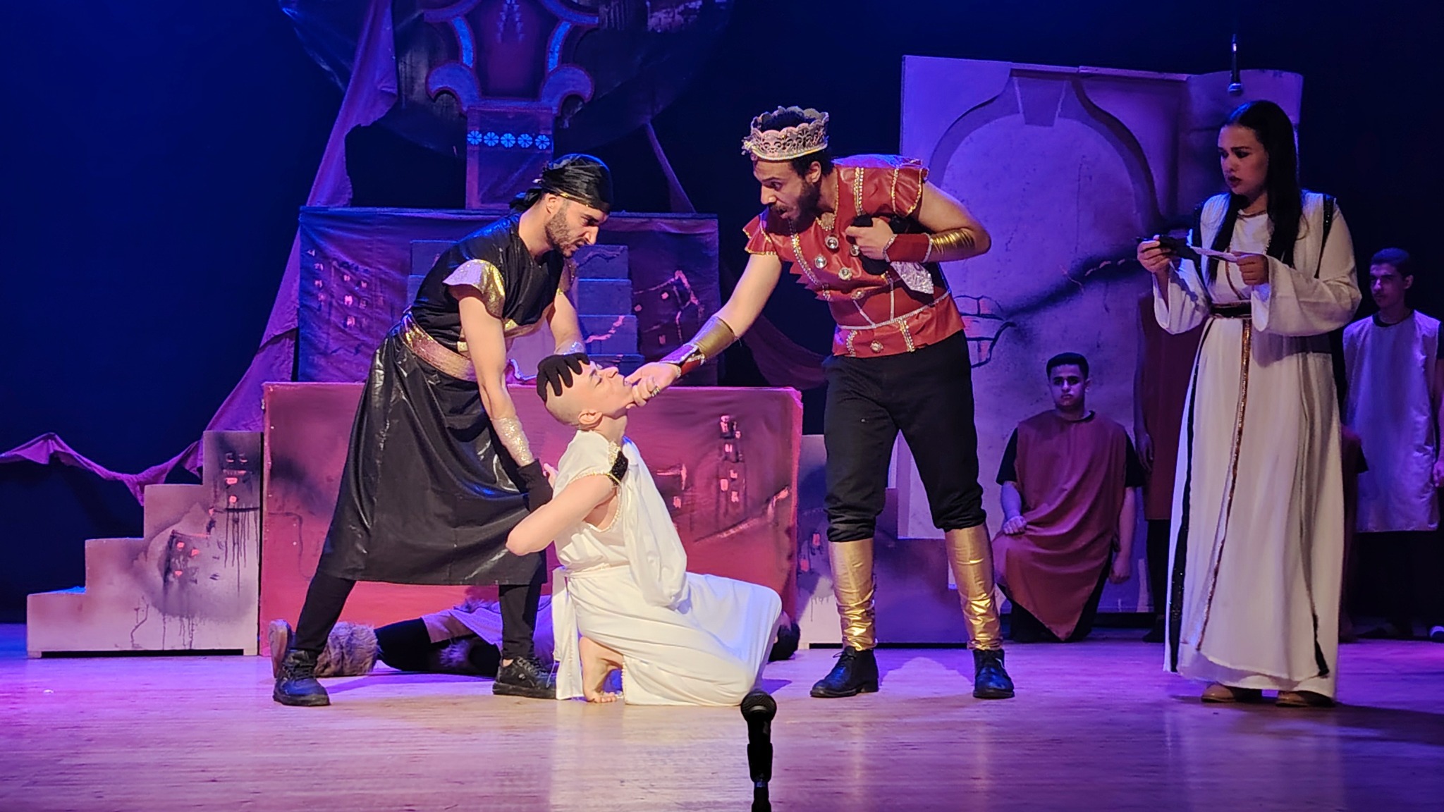 العرض المسرحي جلجامش