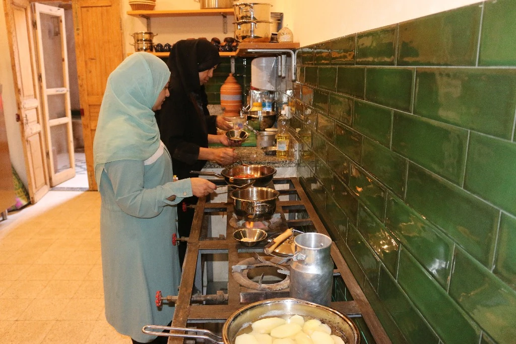 مطبخ أوكرا للأكلات التراثية في إسنا