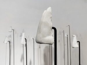 إزميرالدا كوسماتوبولوس، حوالي 5 سنتيمترات (About 2 inches long)، رخام مجموعة الفنانة إزميرالدا كوسماتوبولوس