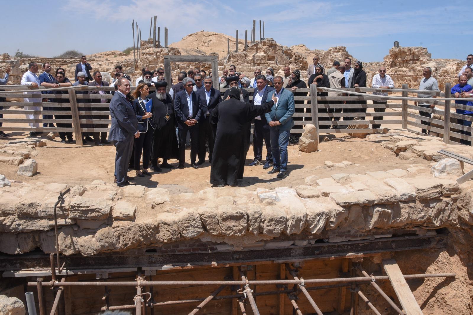 الراهب الدكتور القمص تداوس أفامينا يتحدث عن موقع أبو مينا بحضور البابا تواضروس الثاني