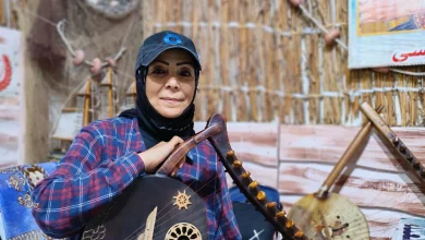 فاطمة المرسي أول عازفة على آلة السمسمية