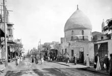 شارع العباسي بمدينة المنصورة، وفيها يظهر جامع الكناني القديم سنة 1910م - أهل مصر زمان على فيسبوك