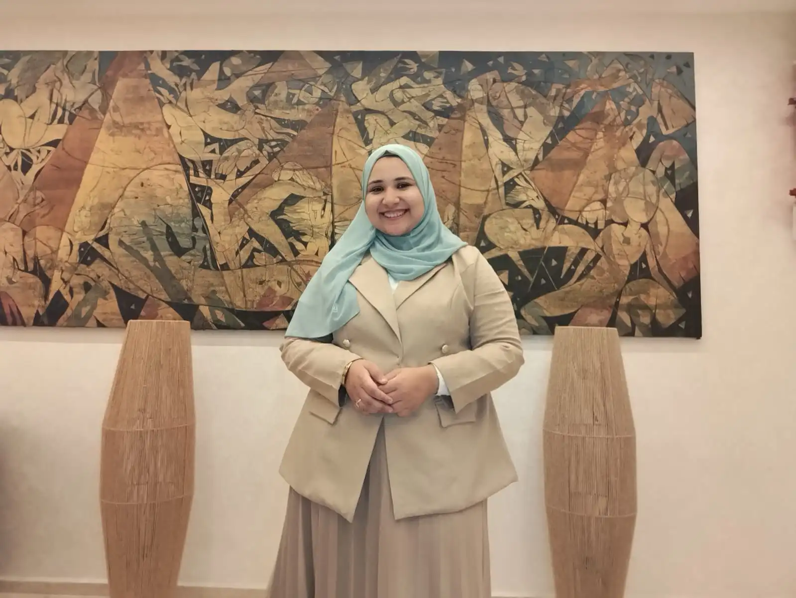 فاطمة محمد الفائزة بالمركز الثالث في المشروع الوطني للقراءة في موسمه الرابع.. الصورة من الفائزة