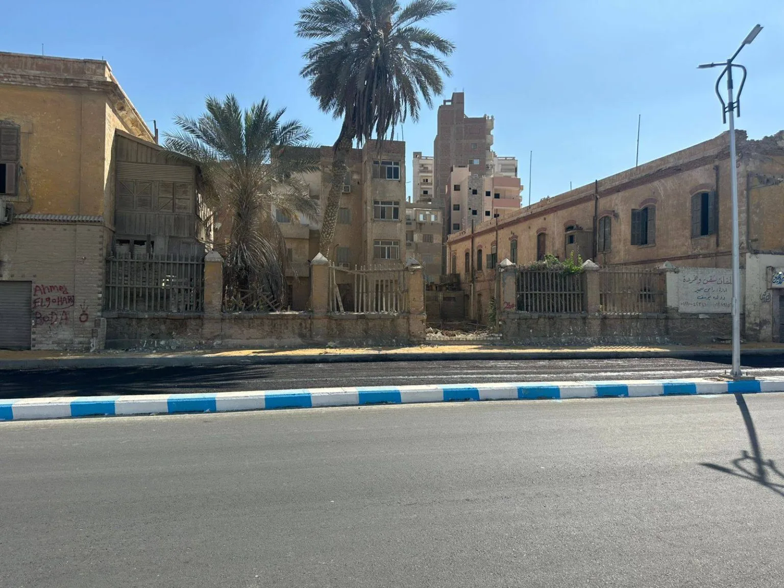 سور حديقة بيت المساجيري بعد إزالة الطوب الأبيض - صفحة رئاسة حي السويس
