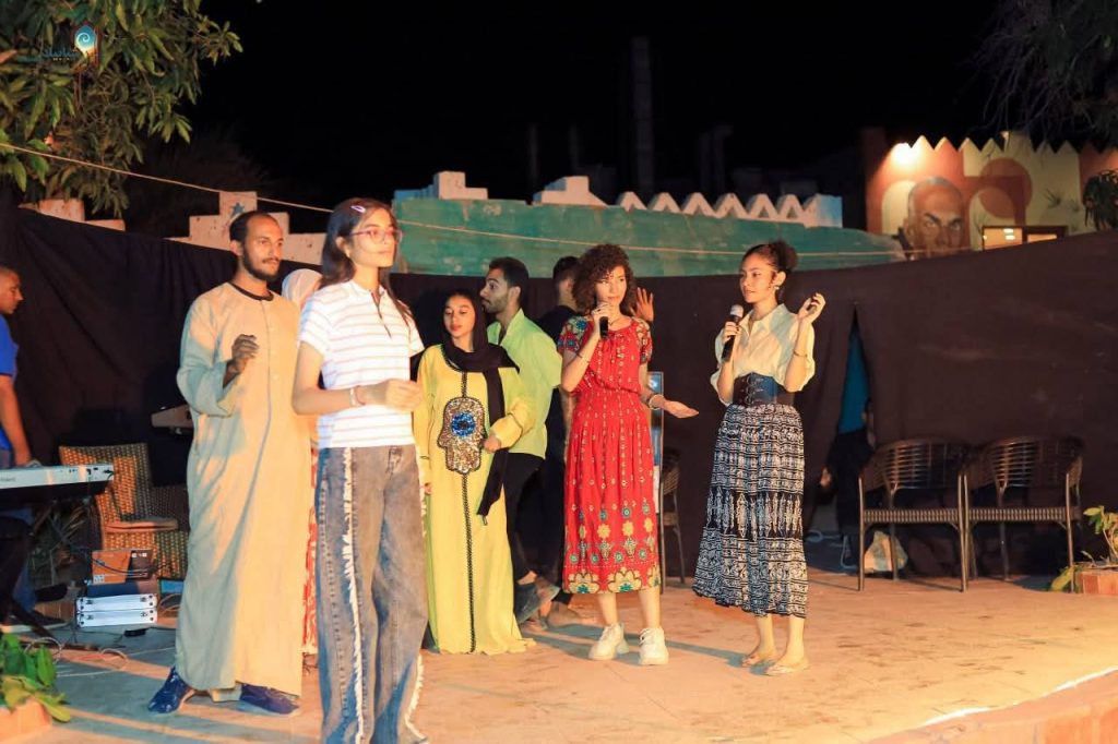 جانب من أنشطة شبابيك المسرحية- بواسطة مؤس المشروع الأديب مصطفى عواض