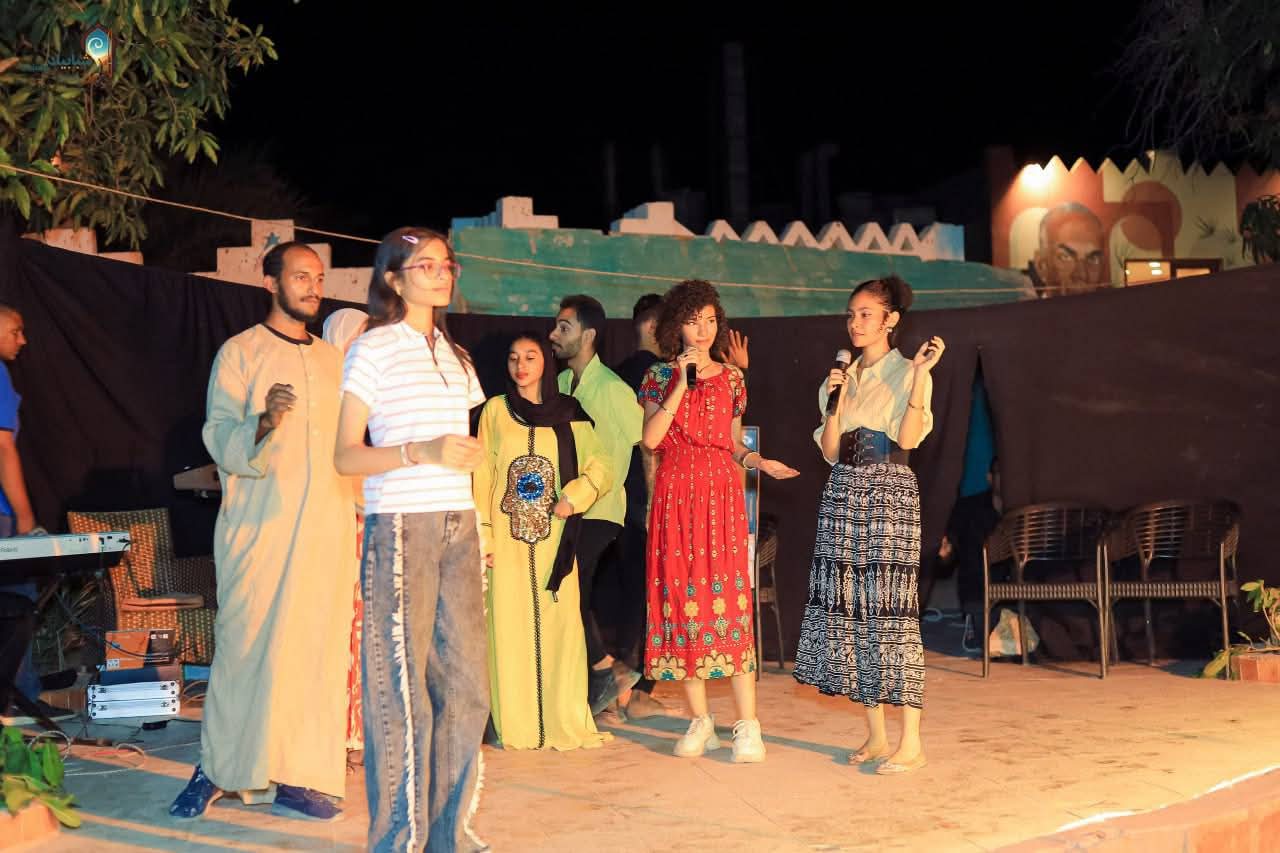 جانب من أنشطة شبابيك المسرحية- بواسطة مؤس المشروع الأديب مصطفى عواض