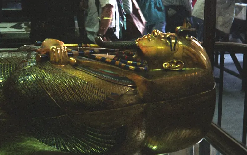 تابوت توت عنخ آمون المصدر عمل خاص مشاع إبداعي.. المؤلف جيرزي سترزيليكي