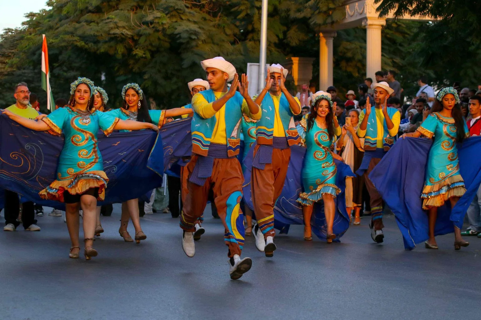 عرض راقص لمهرجان الإسماعيلية الدولي للفنون الشعبية.. تصوير: محمد عوض