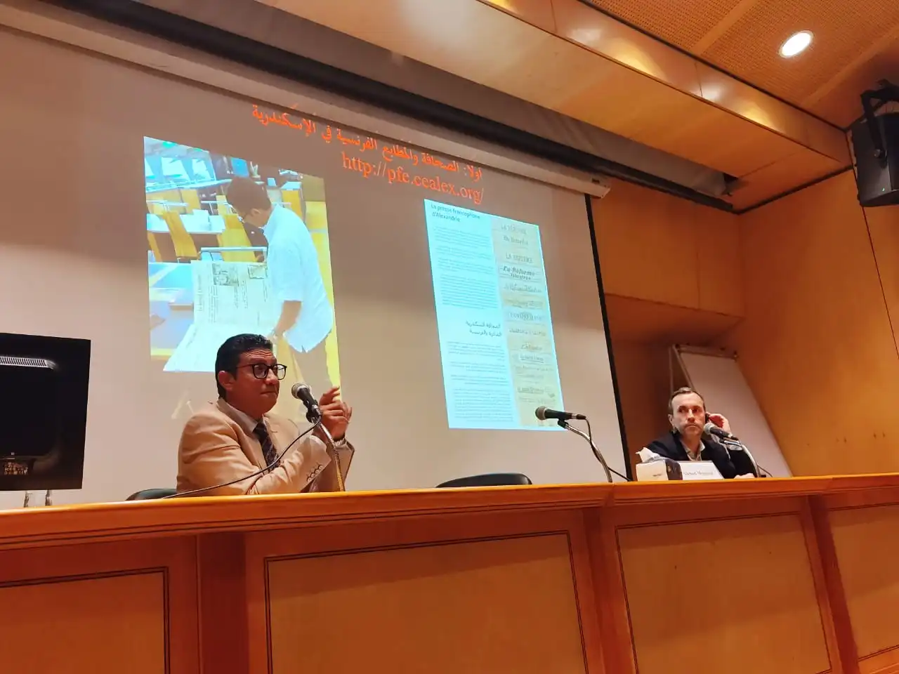 السيد توما فوشيه والدكتور أحمد منصور.. من فعاليات أيام التراث السكندري.. تصوير: دعاء عبدالحميد