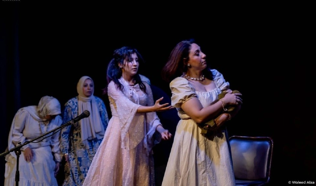 جانب من العرض المسرحي.. الصورة من صفحة مركز الجزويت على الفيسبوك